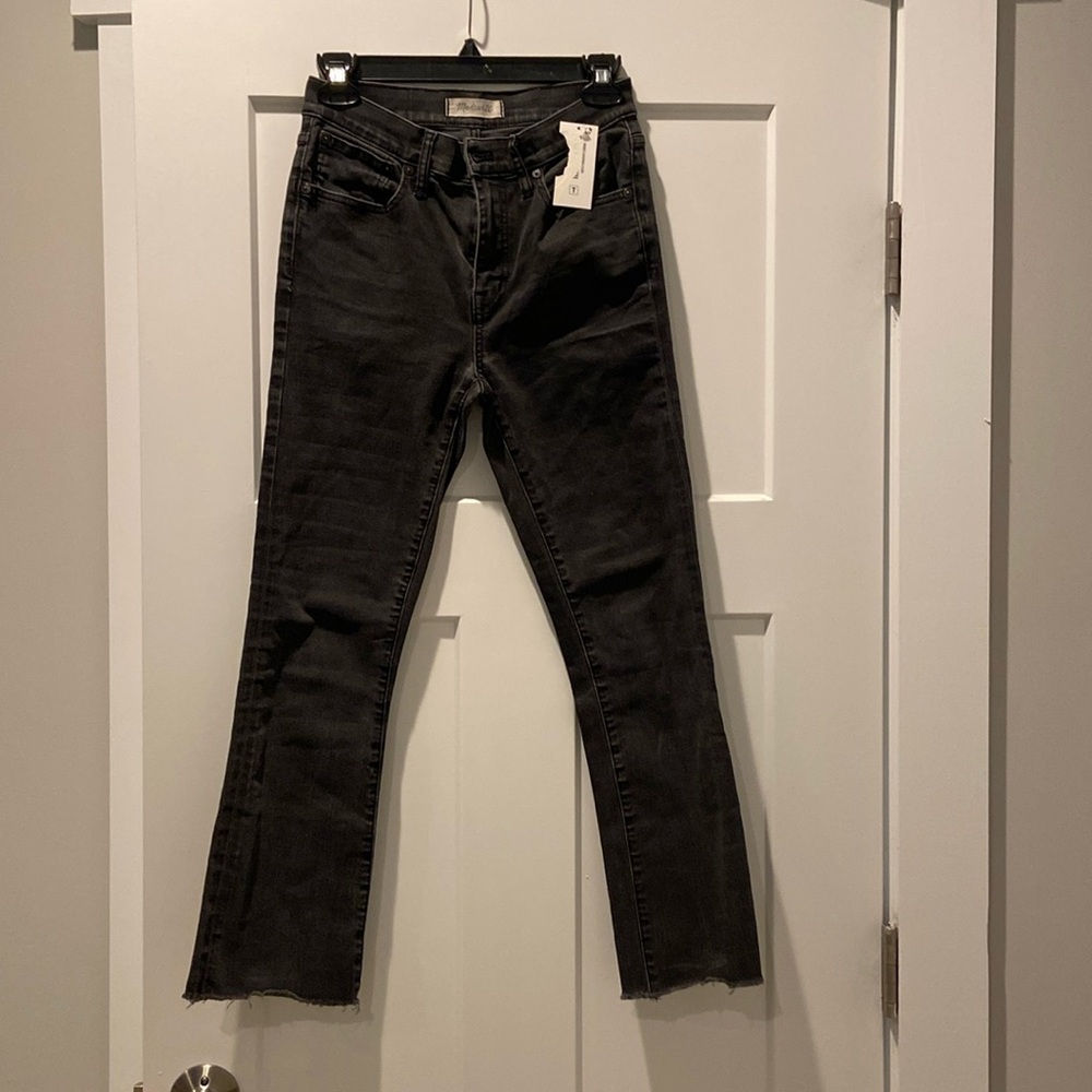 Madewell Cali Demi Boot cropped jeans - washed black - distressed raw hem - 26